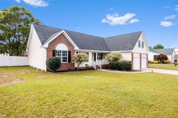 4832 Miranda Dr, Hope Mills, NC 28348