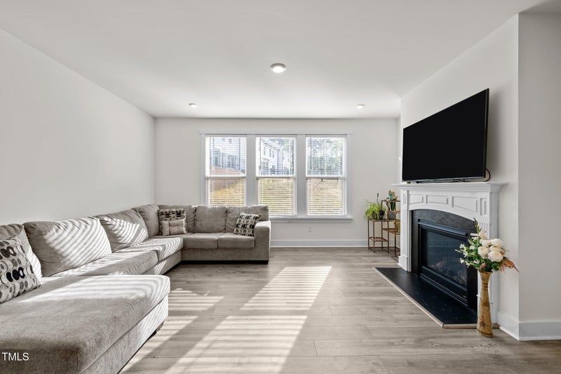 484 Autumn Rain St, Cary, NC 27519