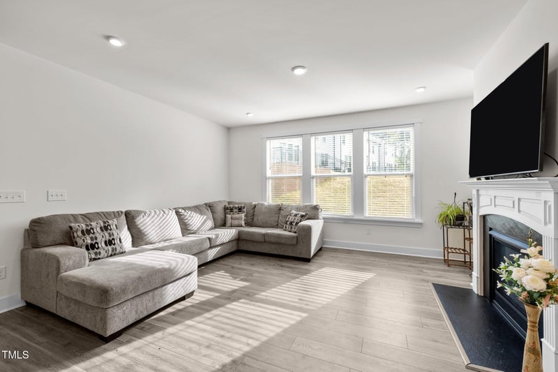 484 Autumn Rain St, Cary, NC 27519