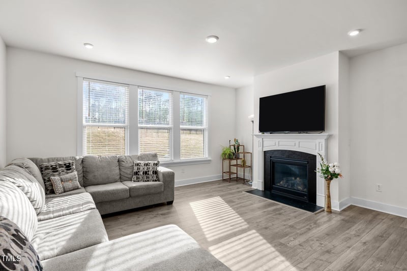484 Autumn Rain St, Cary, NC 27519