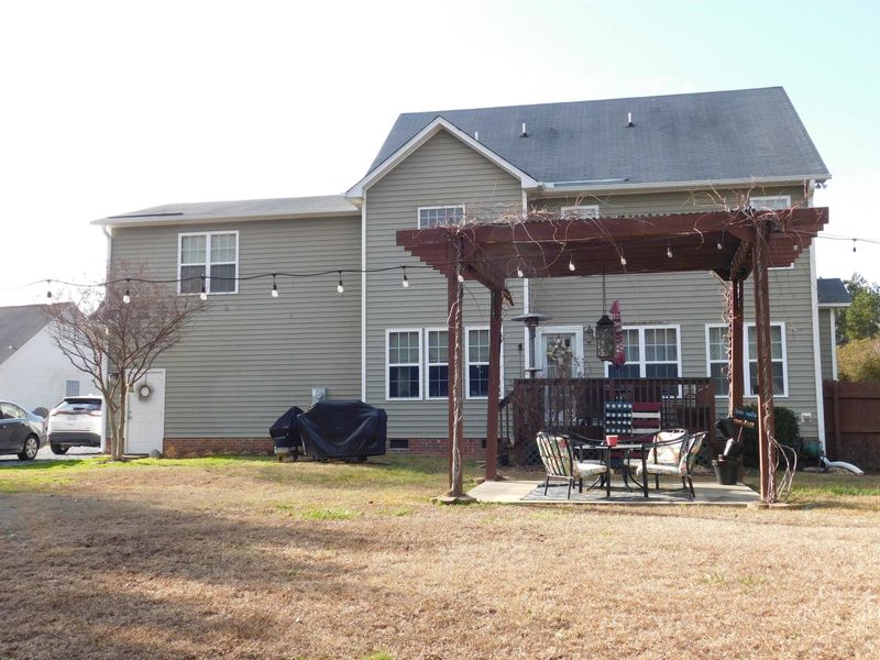 484 N Blaze Ridge Dr, Smithfield, NC 27577
