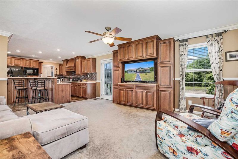 484 Janie Rd, Selma, NC 27576