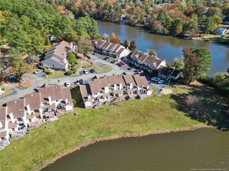 484 Lands End Rd, Fayetteville, NC 28314