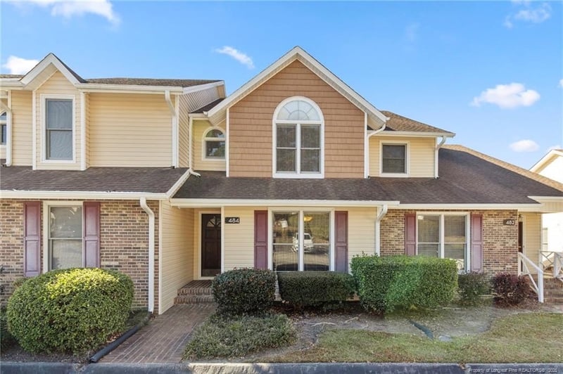 484 Lands End Rd, Fayetteville, NC 28314