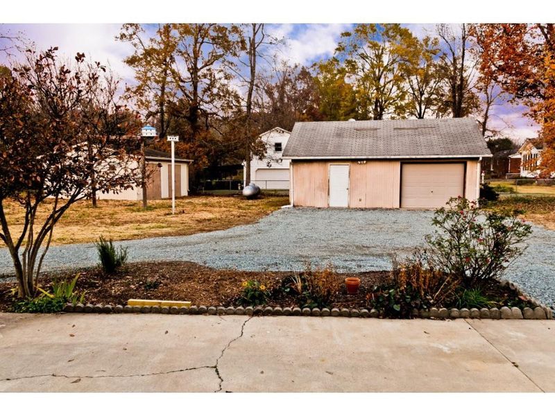 4864 Friendship Patterson Mill, Burlington, NC 27215