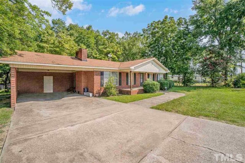 4868 Cumberland Rd, Fayetteville, NC 28306