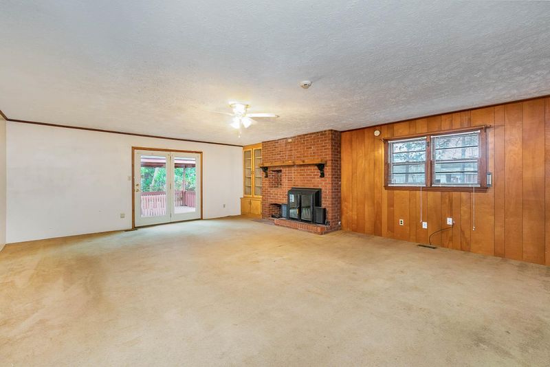 4874 Cameron Rd, Hope Mills, NC 28348