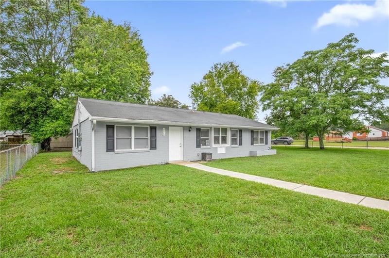 4875 Cameron Rd, Hope Mills, NC 28348