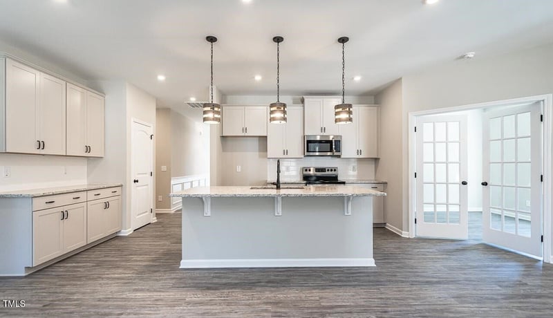 4876 Pioneer Dr, Sanford, NC 27330