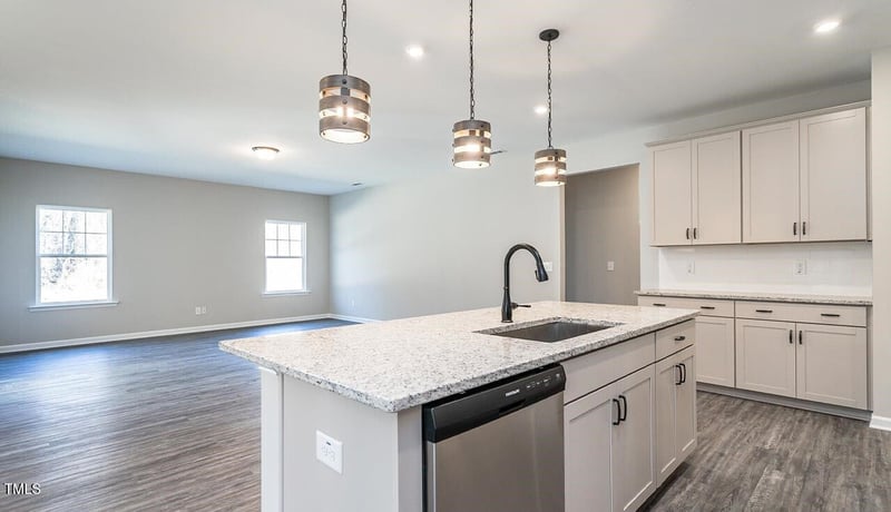 4876 Pioneer Dr, Sanford, NC 27330