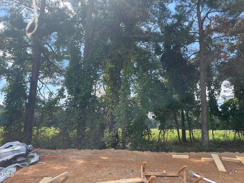 4895 Pioneer Dr, Sanford, NC 27330