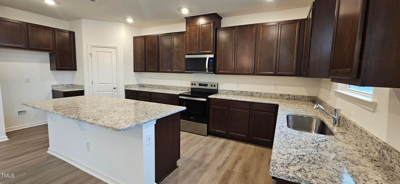 49 Brodhead Dr, Fuquay Varina, NC 27526