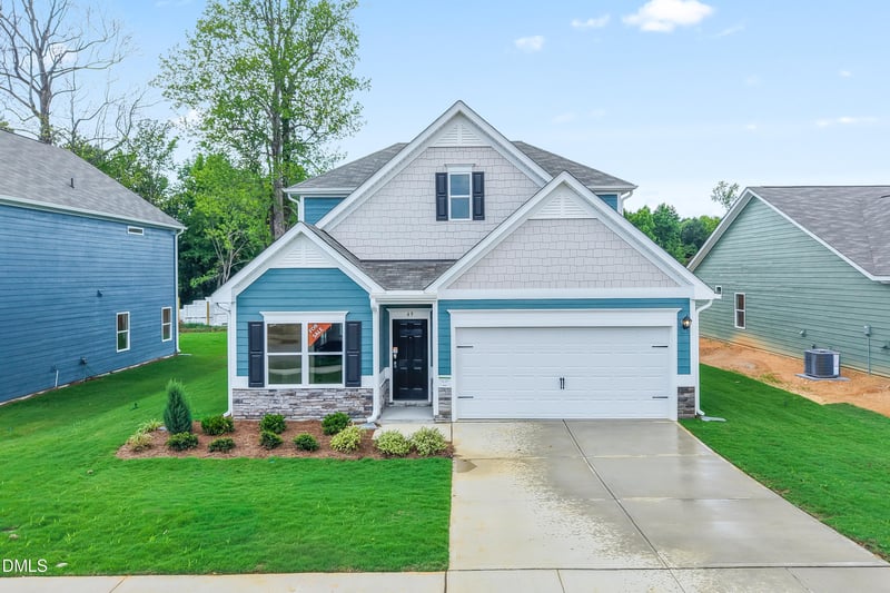 49 Chardonnay Dr, Lillington, NC 27546