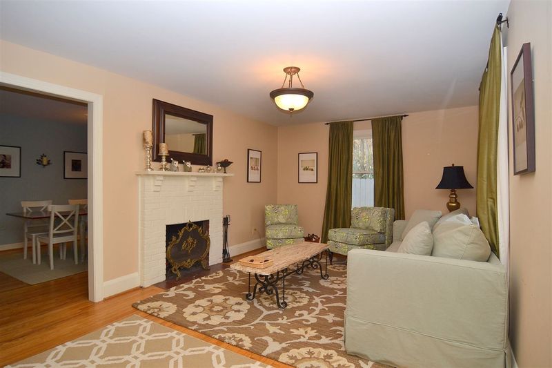 49 Davie Cir, Chapel Hill, NC 27514