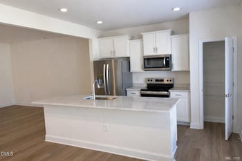 49 Lavender Ln, Clayton, NC 27520