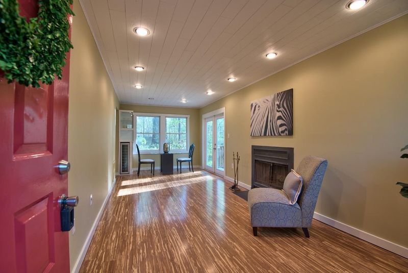49 Poplar St #A, Chapel Hill, NC 27516