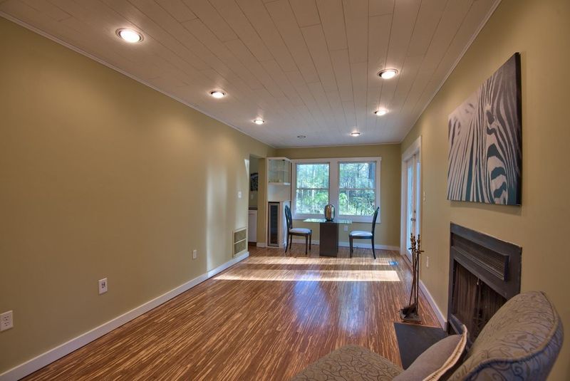 49 Poplar St #A, Chapel Hill, NC 27516
