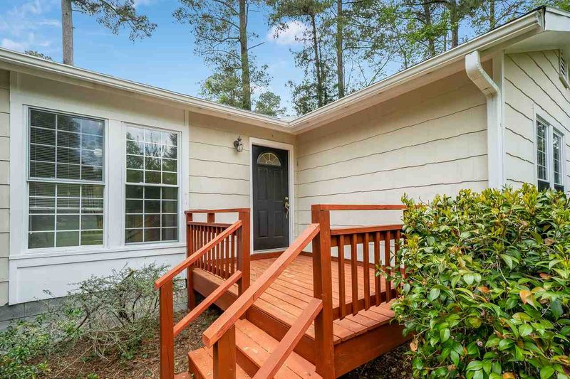 49 Red Pine Rd, Chapel Hill, NC 27516