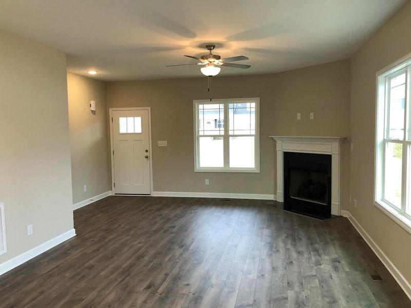 49 Rickenbacker Dr, Zebulon, NC 27597
