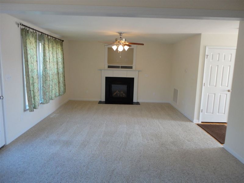 490 Blaze Ridge Dr, Smithfield, NC 27577