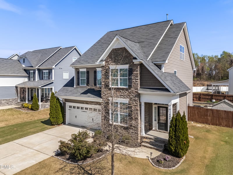 490 Walker Ranch Dr, Fuquay Varina, NC 27526