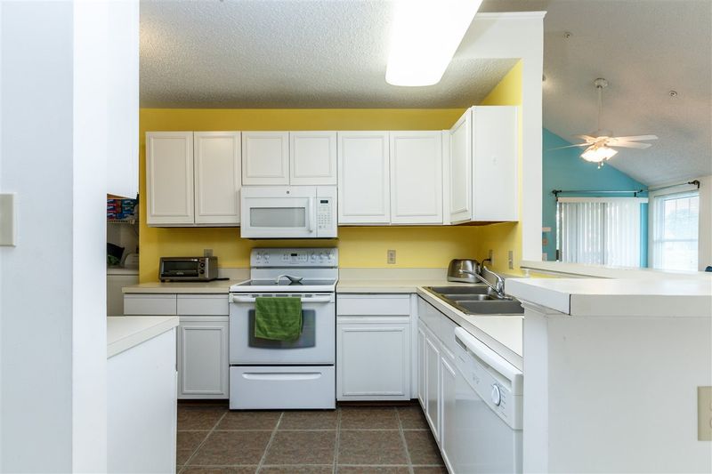 4900 Avenida Del Sol Dr #208, Raleigh, NC 27616
