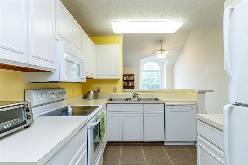 4900 Avenida Del Sol Dr #208, Raleigh, NC 27616