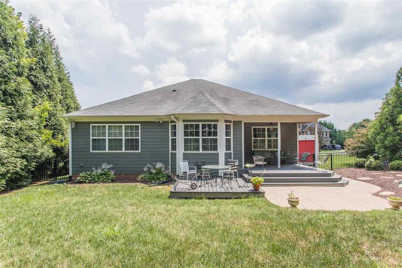 4900 Homeplace Dr, Apex, NC 27539