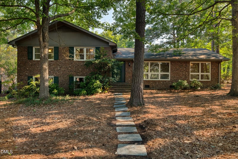 4900 Larchmont Dr, Raleigh, NC 27612