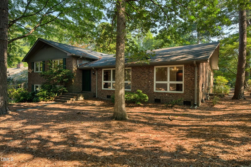 4900 Larchmont Dr, Raleigh, NC 27612