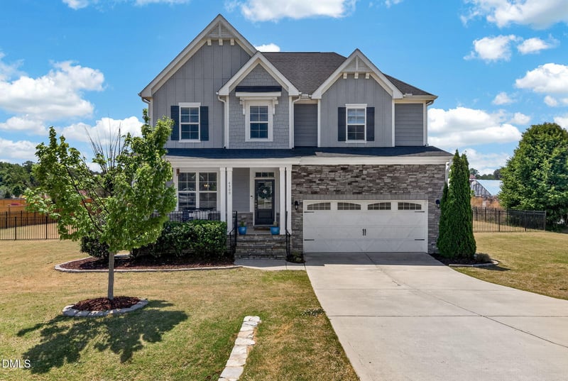 4900 Sunset Stream Dr, Fuquay Varina, NC 27526