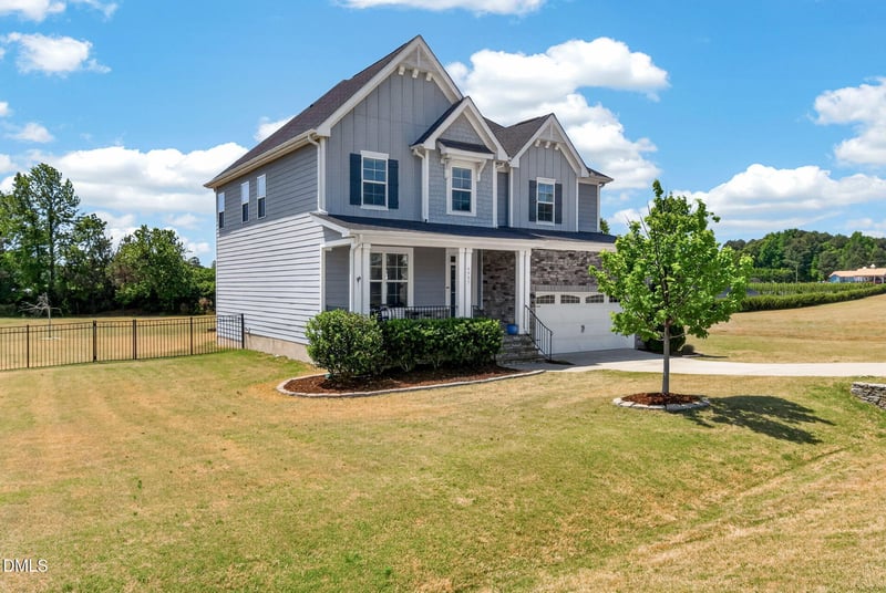 4900 Sunset Stream Dr, Fuquay Varina, NC 27526