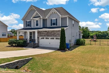4900 Sunset Stream Dr, Fuquay Varina, NC 27526