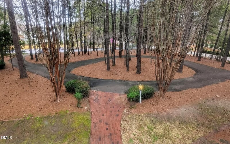 4901 Stoneridge Dr, Raleigh, NC 27612