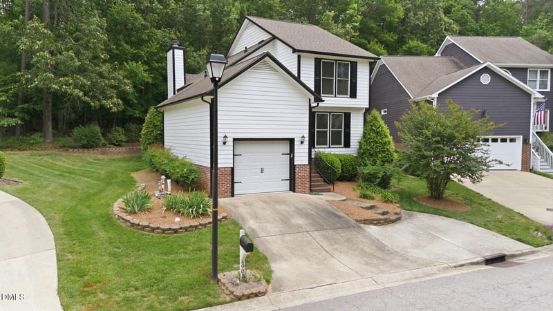 4901 Willowtree Ln, Clayton, NC 27520