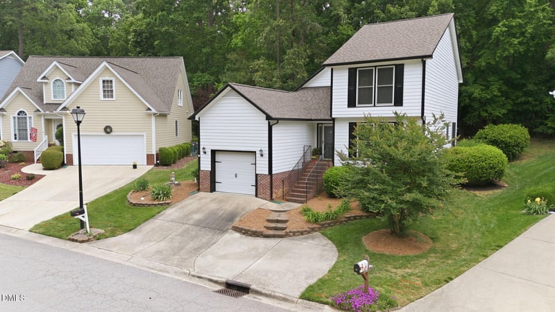 4901 Willowtree Ln, Clayton, NC 27520