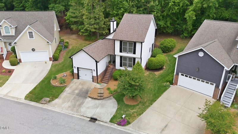 4901 Willowtree Ln, Clayton, NC 27520