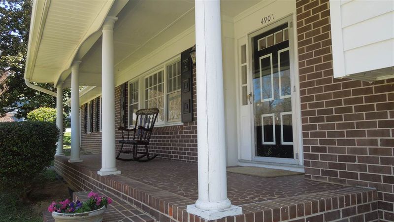 4901 Winterlochen Dr, Raleigh, NC 27603