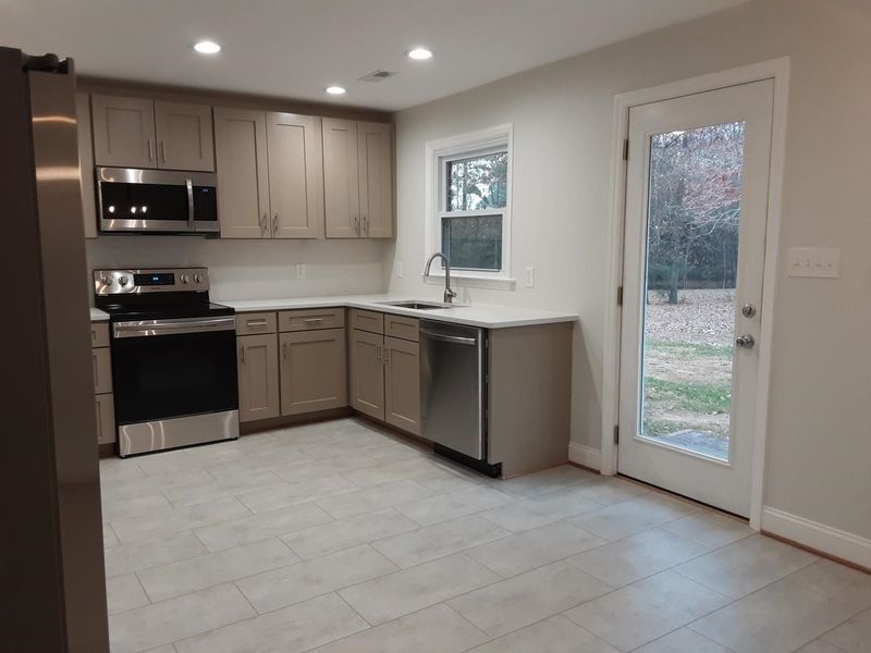 4902 Kinlock Dr, Durham, NC 27712