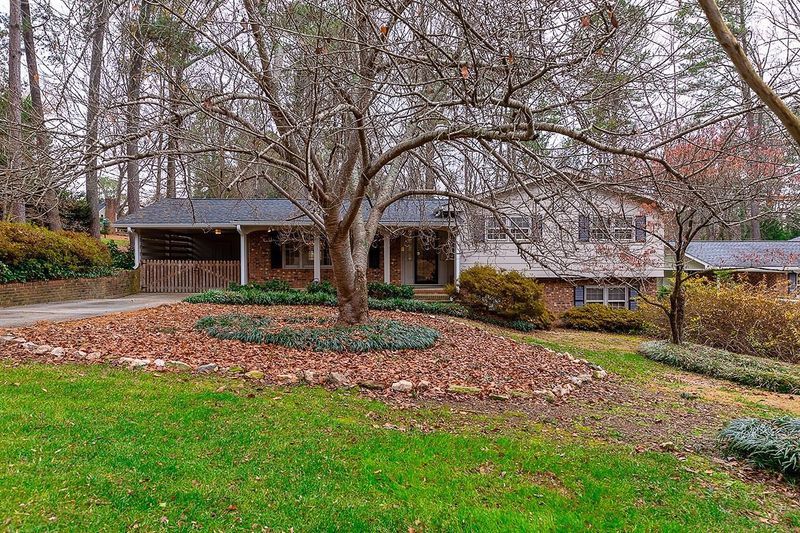 4904 Deerwood Dr, Raleigh, NC 27612