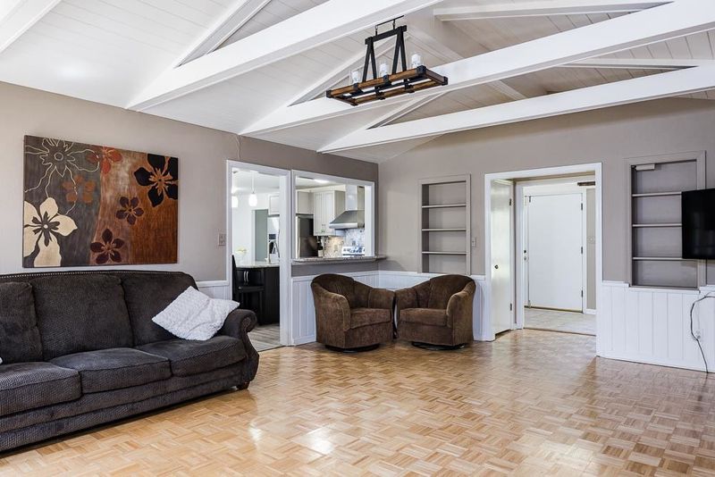 4904 Fallbrook Cir, Raleigh, NC 27604