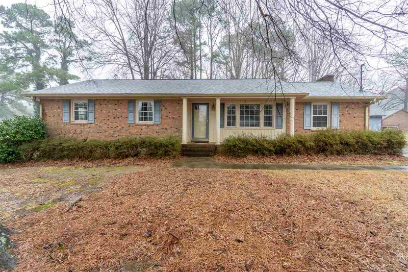 4905 Greenbrier Rd, Raleigh, NC 27603