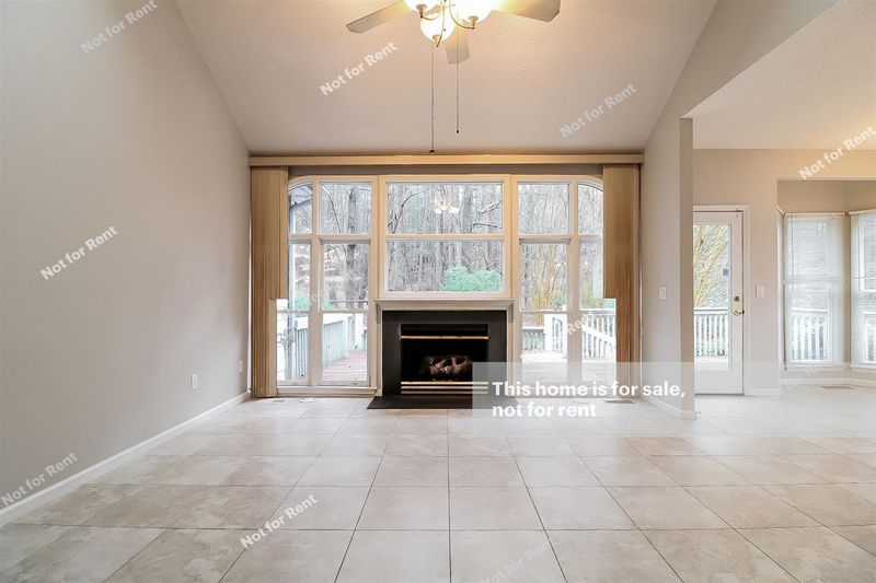 4905 Willowtree Ln, Clayton, NC 27520