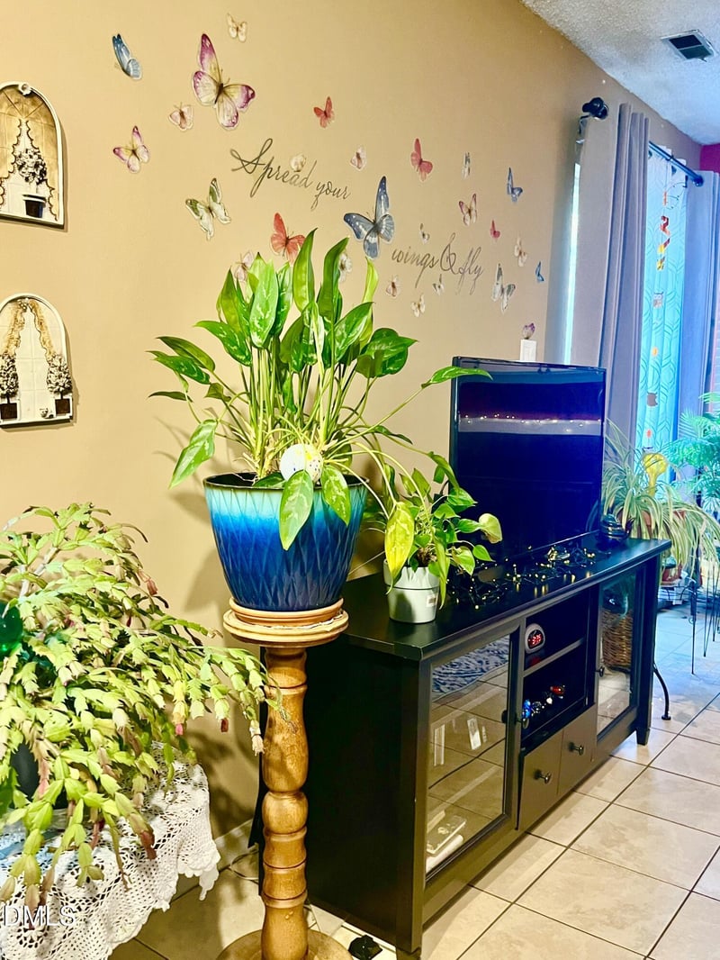 4907 Hollenden Dr #101, Raleigh, NC 27616