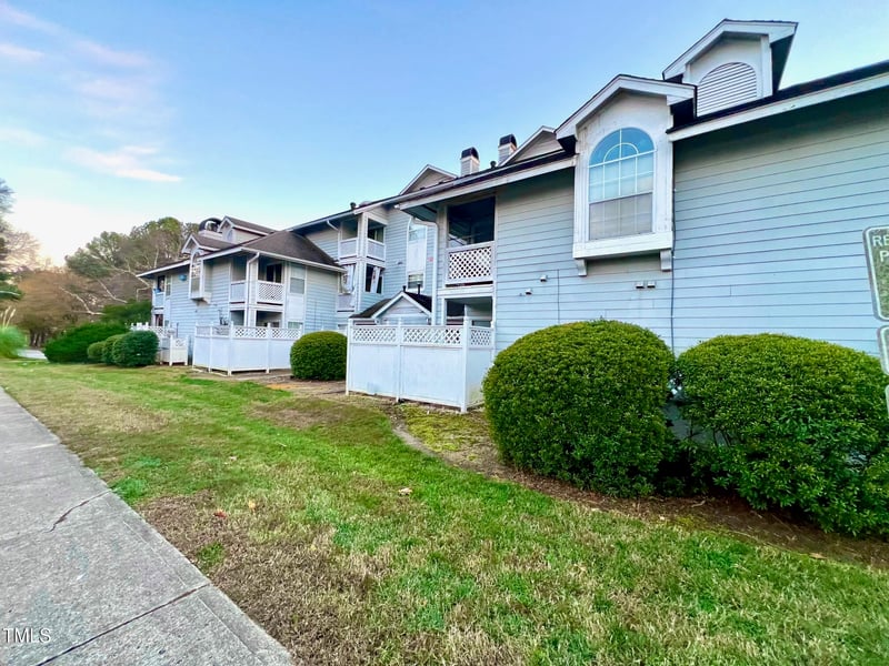 4907 Hollenden Dr #105, Raleigh, NC 27616