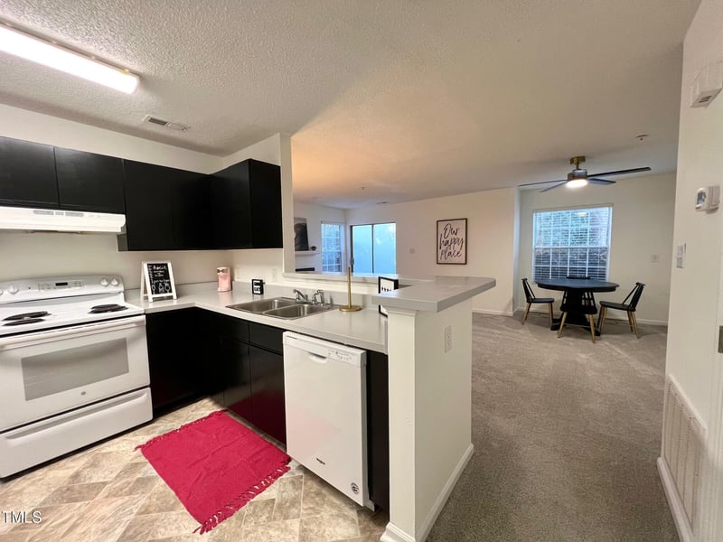 4907 Hollenden Dr #105, Raleigh, NC 27616