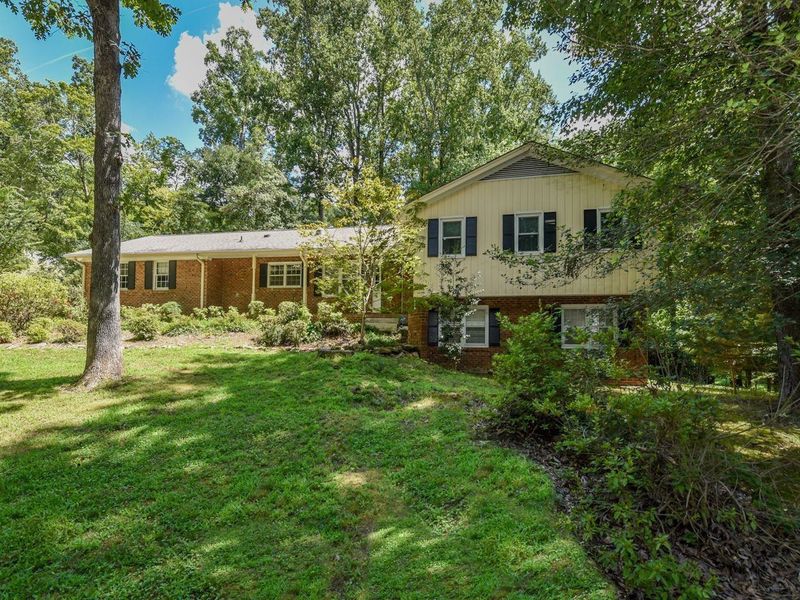 4908 Hollyridge Dr, Raleigh, NC 27612