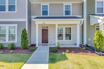 4909 Crescent Square St, Raleigh, NC 27616