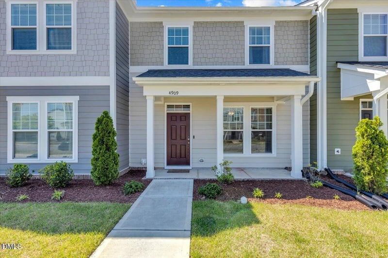 4909 Crescent Square St, Raleigh, NC 27616