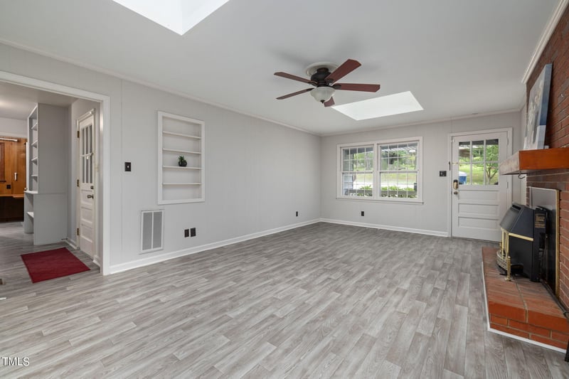 4909 Hollyridge Dr, Raleigh, NC 27612